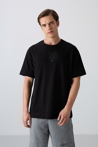 TOMMY LIFE Μαύρο βαμβακερό ανδρικό μπλουζάκι με χοντρή μαλακή υφή Oversize Fit Printed - 88333