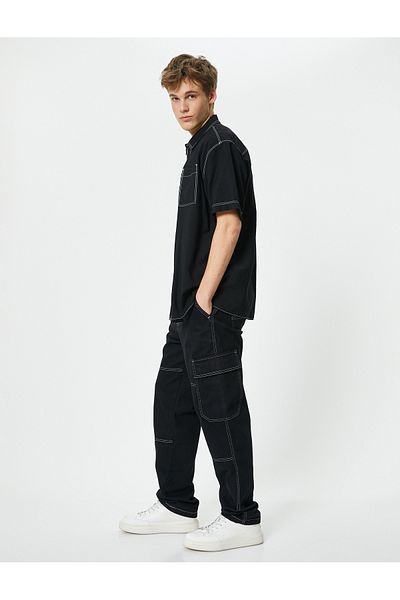 Koton Oversize-Jeans mit Cargo-Taschen, Ziernähten und Knöpfen