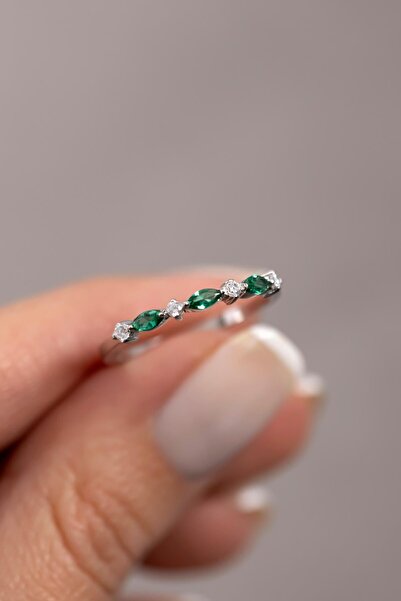 Jewelmim Yeşil Renkli Taşlı Gümüş Yüzük 18 Ayar Beyaz Altın Kaplama Zirkon Ta...