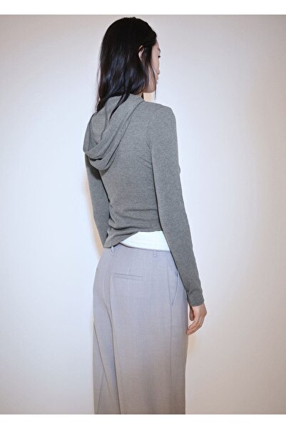 MANGO Woman Μακρυμάνικο μπλουζάκι με κουκούλα