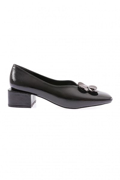 DGN Pantofi cu toc pentru femei din piele lăcuită neagră cu accesorii cu vârful tocit - 2151112821