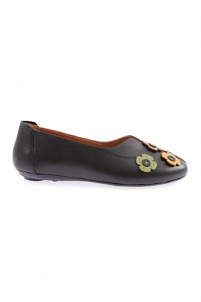 DGN Women's Zenne Babet Black with Flower Accessories 31132110