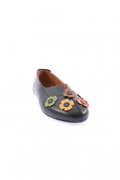 DGN Women's Zenne Babet Black with Flower Accessories 31132110