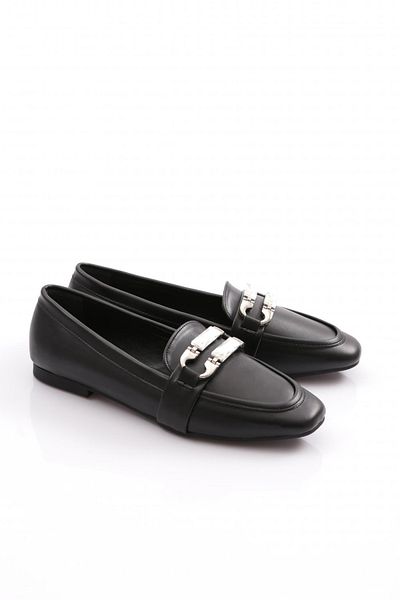 DGN 5021 Women's Buckle Loafer