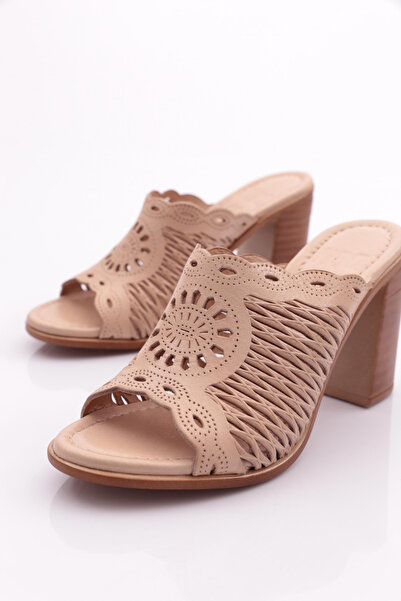 DGN 2200 Women's Slippers