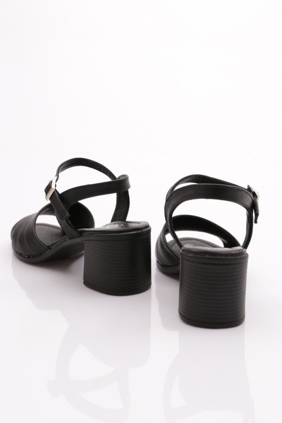 DGN Černé dámské sandály na podpatku z pravé kůže - 26193294