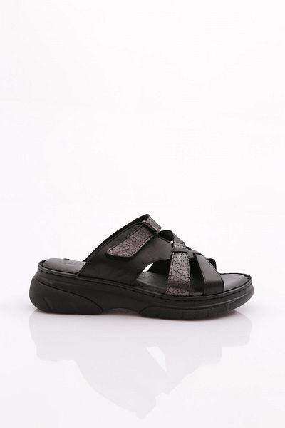 DGN Papuci de damă cu velcro model negru 4463243