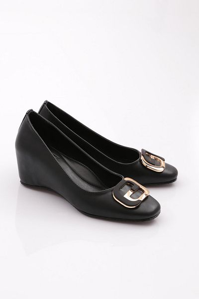 DGN 24309 Pantofi cu toc cu pană pentru femei cu accesorii metalice