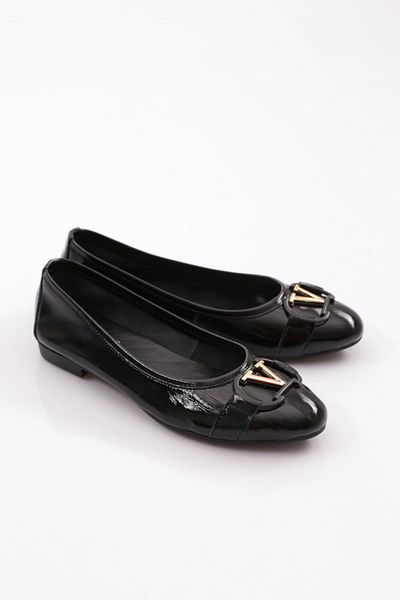 DGN We Change the World through Clothing - Unisex Shoes, Membership Minutes and Sensitivity Tests