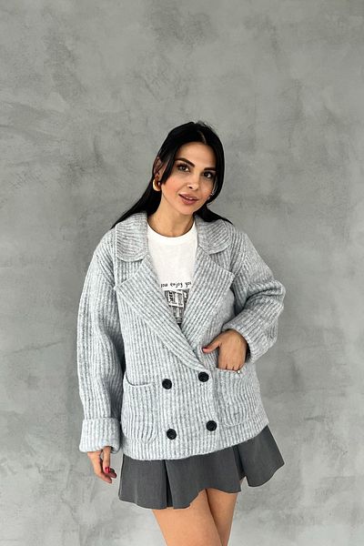 Seda Yalçın Atelier سترة تريكو رمادية بأزرار وياقة مزدوجة الصدر