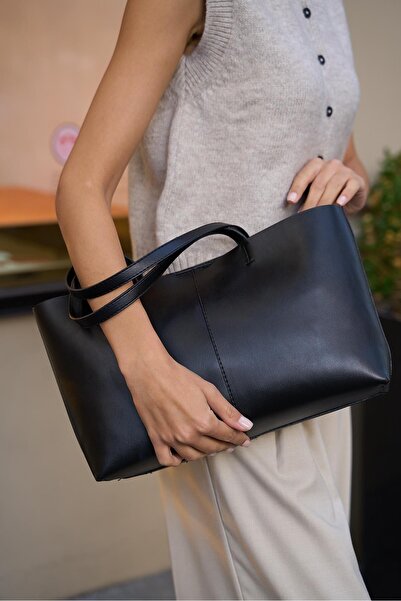 Madamra Černá dámská mini taška do ruky a přes rameno