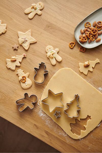 Tchibo 4 Pcs Hugging Cookie Cutter Set, Silver