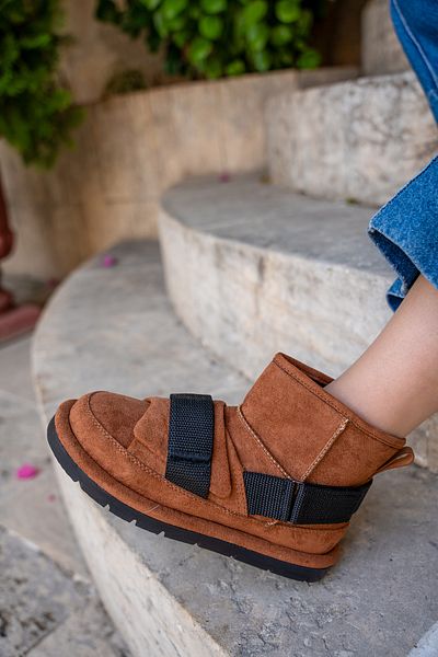 LAMİNTA Γυναικείες μπότες Lescar Tan Suede με λεπτομέρεια σχεδίασης με γούνα στη μέση