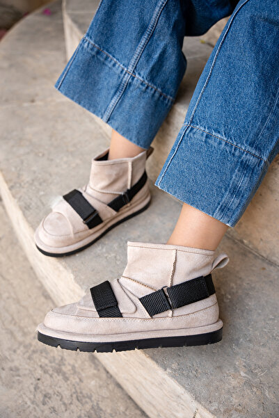 LAMİNTA Lescar Bej Süet İçi Kürklü Kemer Detaylı Tasarım Kadın Bot