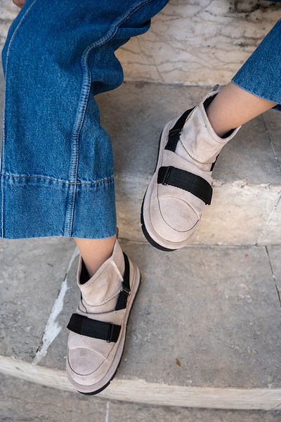 LAMİNTA Γυναικείες μπότες Lescar Beige Suede με λεπτομέρεια σχεδίασης με γούνα μέσα και ζώνη