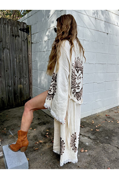FASHION COCKTAIL Бежевий богемний пляжний кафтан - з сонячним візерунком, поясом і бахромою, натуральна тканина