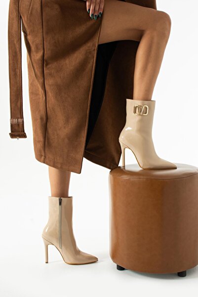 MissPapatya Γυναικείες μπότες με λεπτομέρεια με φερμουάρ V με αγκράφα μπεζ λουστρίνι