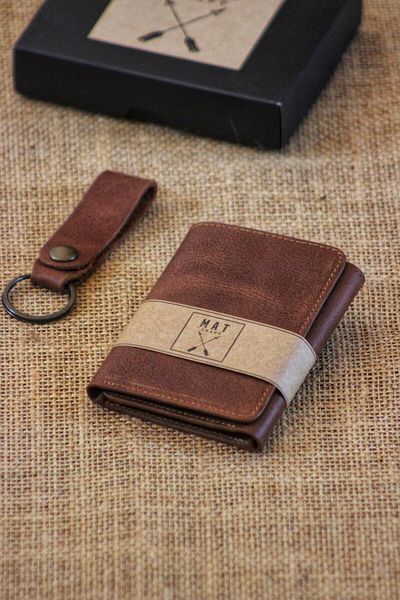 matleather Genuine Leather Magnetic Standing Wallet / Gift Box / Leather Keychain Gift