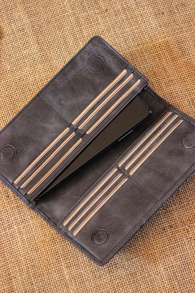 MAT CRAFT Unisex Genuine Leather Long Wallet with Phone Compartment - with Hand Band and Keychain Gift