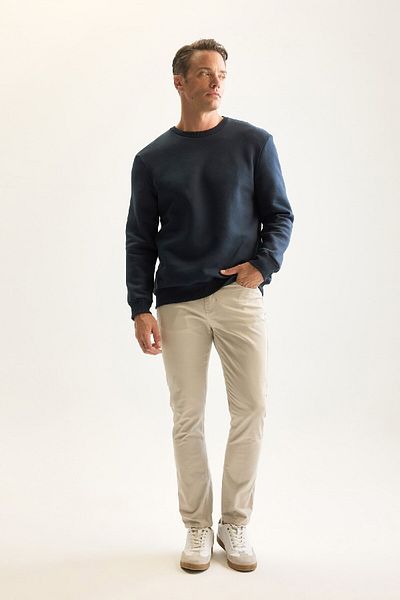DeFacto 3-fädiges, dickes Sweatshirt aus Baumwolle mit Fleece-Innenseite und normaler Passform, Rundhalsausschnitt D7876axns