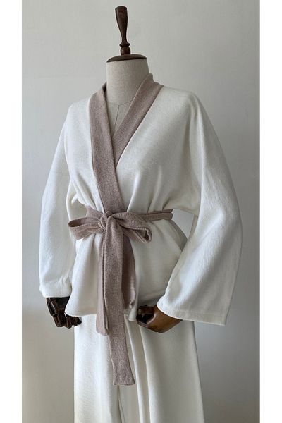Glowear Atelier Women's White Color Piping Detail Premium Soft Textured Double Kimono Set