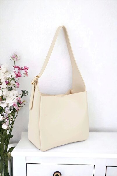 Glemix Geantă de umăr Marlene Cream Midi - Piele moale, cu accesorii cu cataramă