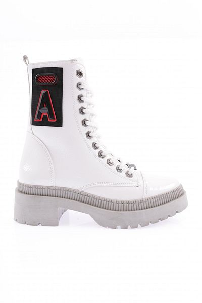 DGN Women's Lace-Up Emblem Detailed Boots White Wrinkled Patent Leather 211017321027