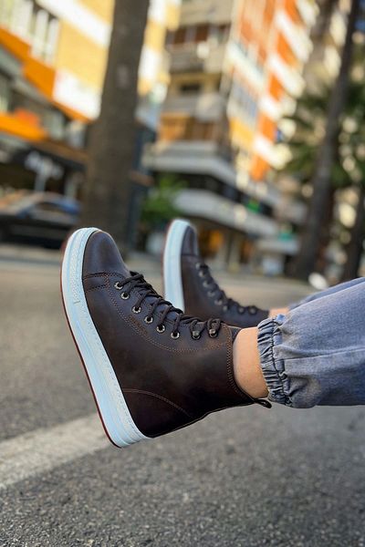 Chekich Cbt between Brown Men's Boots
