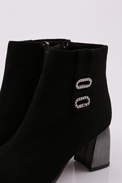 DGN Dámské kozačky na tlustém podpatku s tupou špičkou v černém semiši 2623272211442322