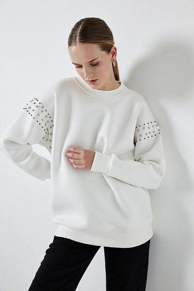 Touché Privé Bluza oversize z kamiennymi detalami