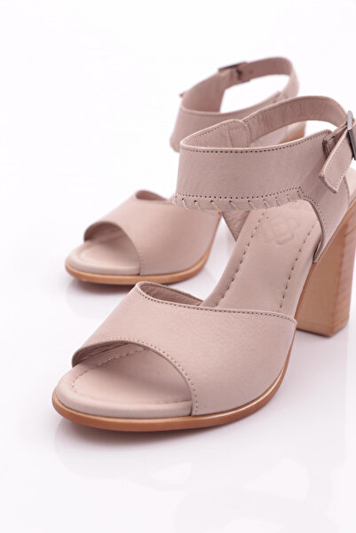 DGN Dámské sandály na podpatku z pravé kůže v barvě kamene - 241135108