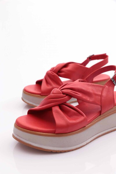 DGN Women's Leather Sandals 91135108