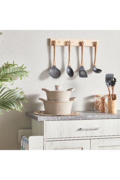 FACKELMANN Solid Nylon Skimmer with Wooden Handle