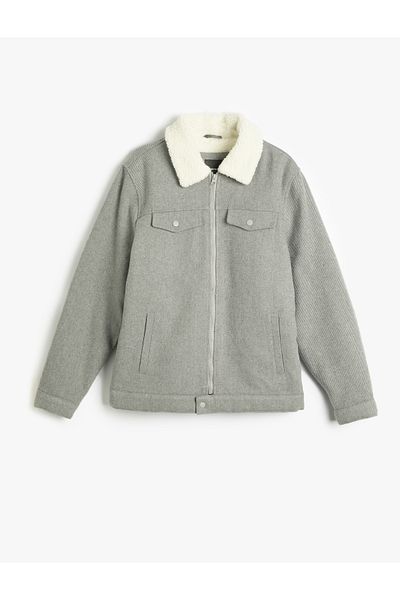 Koton Jacke mit klassischem Kragen und Plüsch-Pattentasche mit Reißverschluss