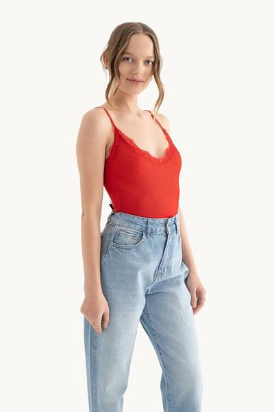Hiccup Lace Detailed V-Neck Cropped Tank Top