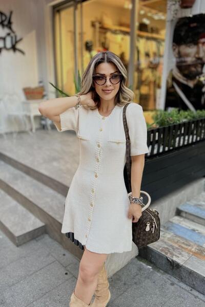 Eswomes Gold Düğmeli Triko Elbise Ekru