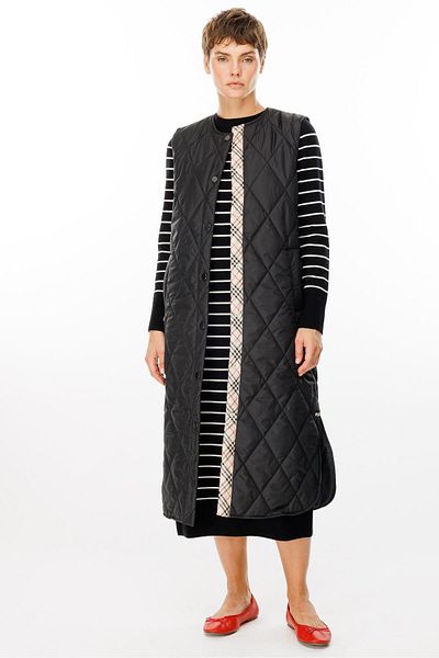 Micca Unique 24 Garni Detailed Quilted Long All Time Sports Vest-Black