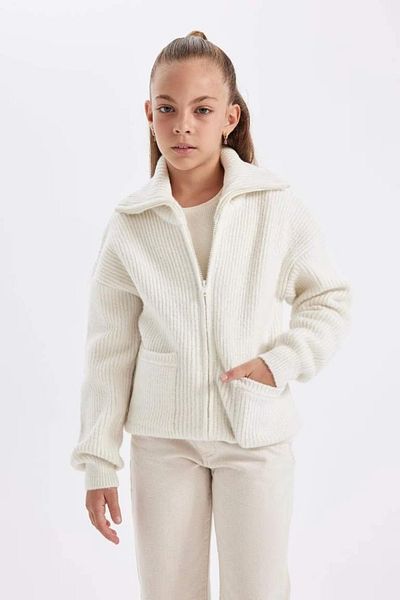 DeFacto Strickjacke für Mädchen in Ecru – einfarbiger Stehkragen mit Taschen und Reißverschluss C6924a824au