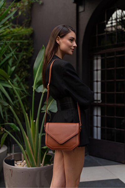 Madamra حقيبة غطاء هندسي للنساء تان