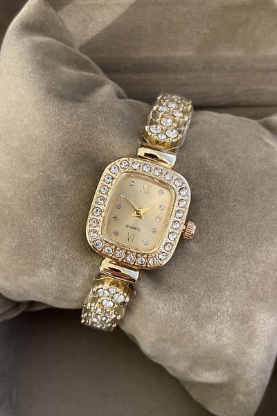 Leerybee Gold Color Luxury Stoned Women's Wristwatch