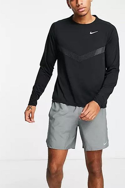 Nike Мъжки бягащ суитшърт Run Division Rise 365 Flash Black, светлоотразителен, черен
