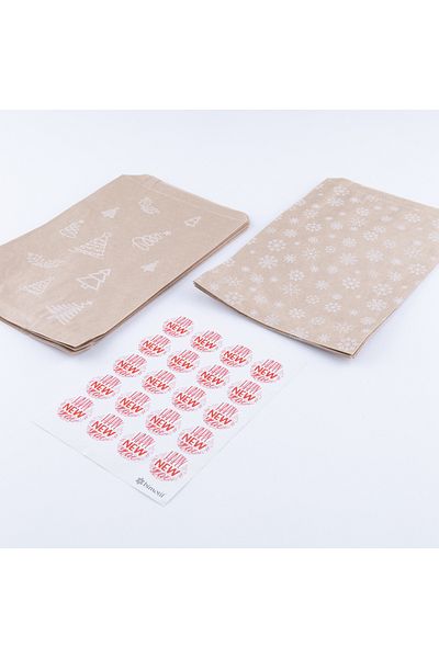 Bimotif 20 Pcs Pine and Snow Patterned Paper Bag - Red Happy New Year Stickers Set (18x30 cm)