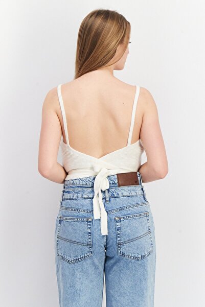 NA-KD Women V-Neck Sleeveless Textured Crop Tank Top, White