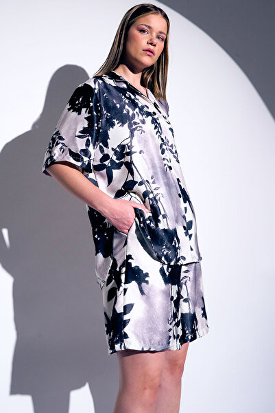 HANIQA Women's Black Patterned Satin Suit with Shorts 1066