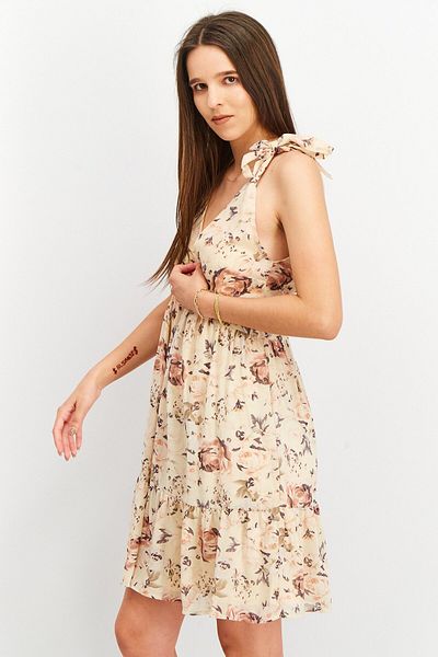 NA-KD Women Floral Tie Shoulder Chiffon Flounce Dress, Beige Combo