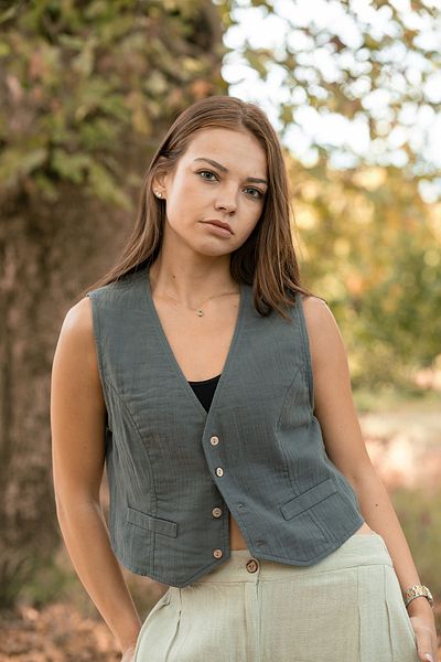 VerdeBlanco Anthracite Muslin Vest - 100% Cotton, Button Detailed