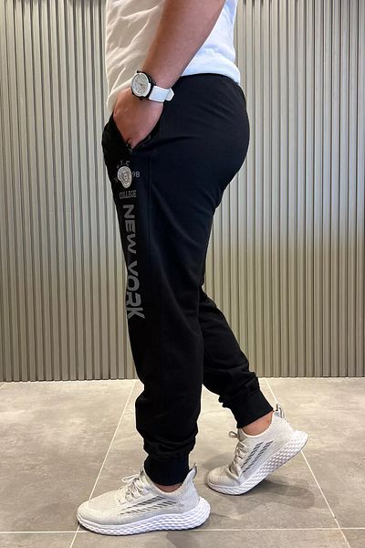 MİSHAR İTALİA Μαύρο ανδρικό παντελόνι Jogger με ριμπ γράμματα