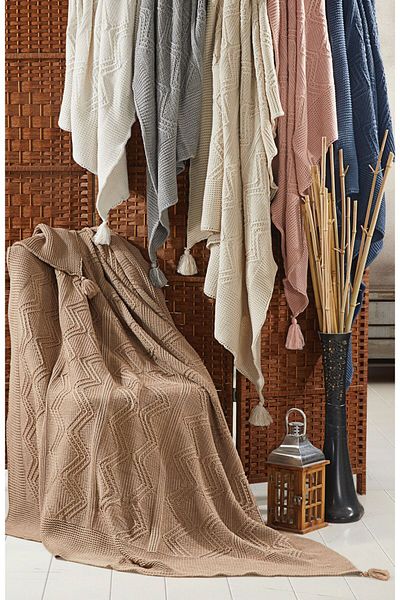 DOUX HOME Pătură TV tricotată Selin Knitwear 6 ciucuri 130 X 170 (BISCUI)