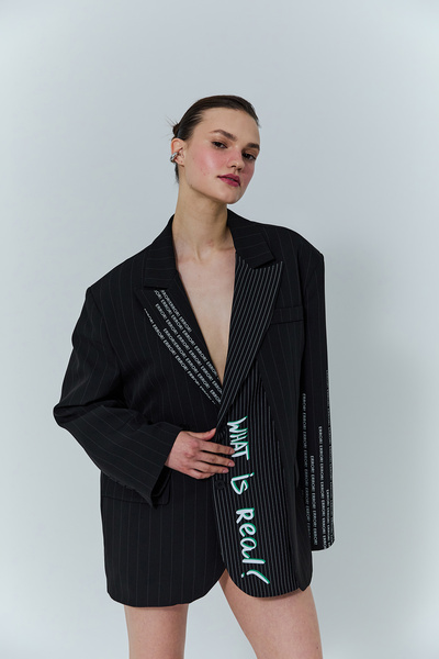 Quzu Дизайнерський піджак великого розміру зі смугастим принтом у вигляді літер