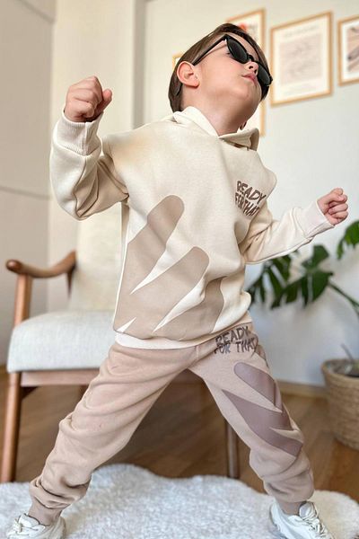 Riccotarz Boy's Double Printed Paint and Ready For Text Λεπτομερές σετ αθλητικής φόρμας με μπεζ πάτο
